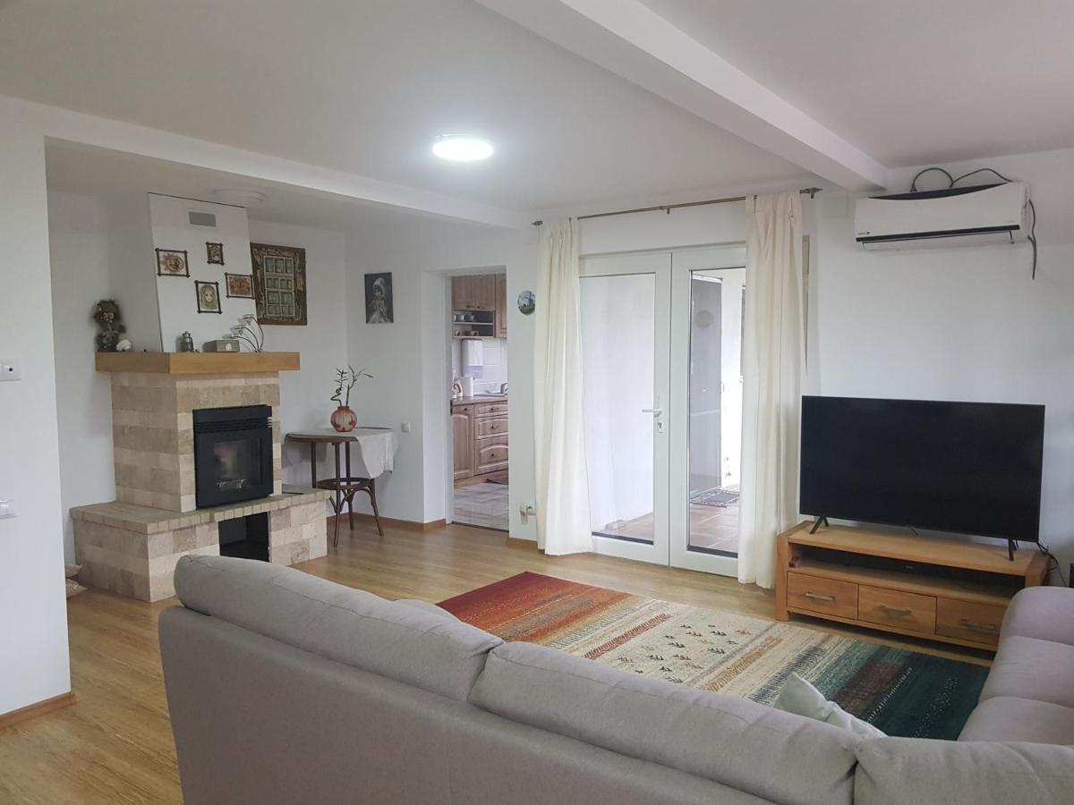 Casa Elis Piscina, Jacuzzy , Sauna, Ciubar Merei Exterior foto