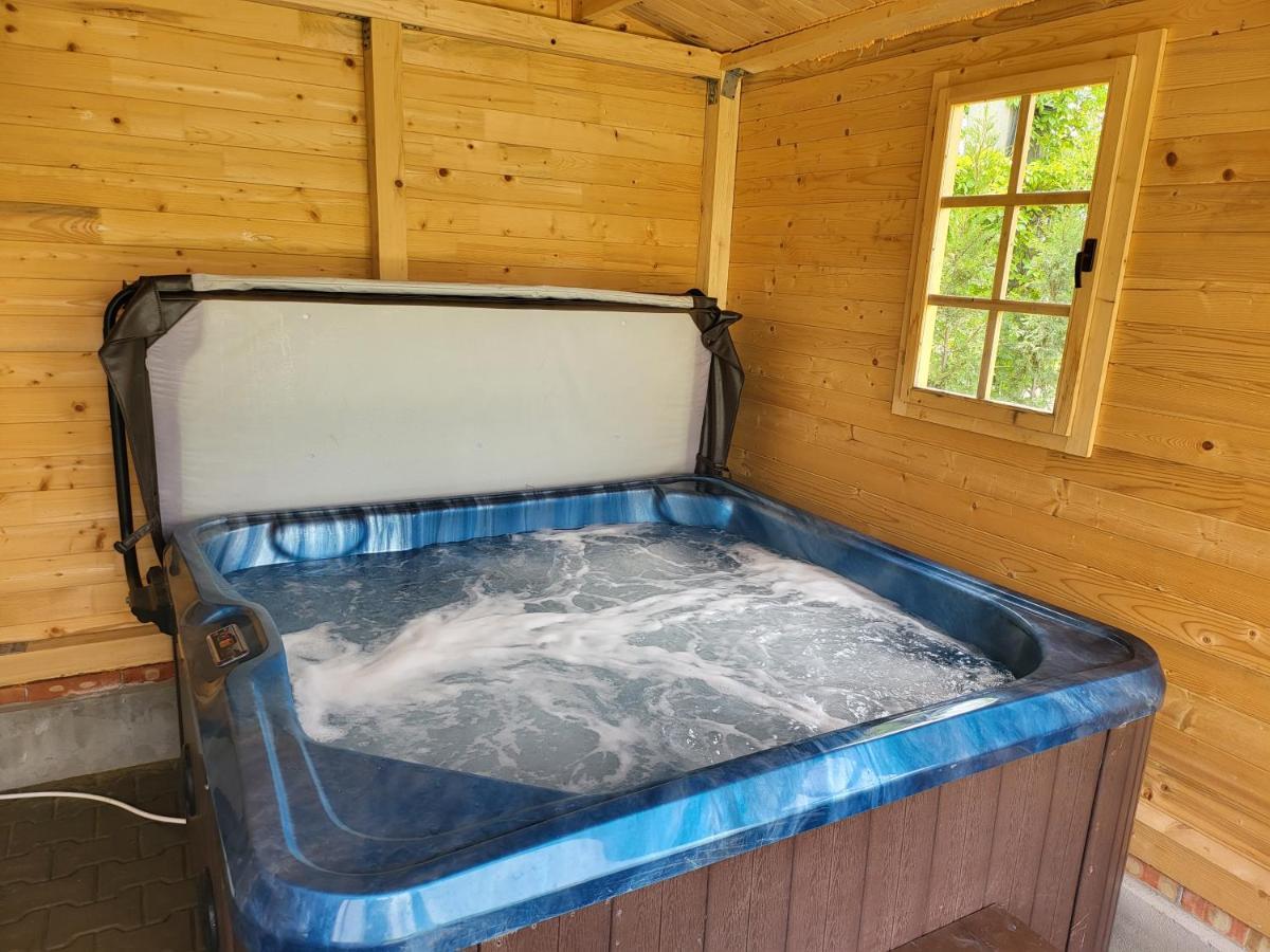 Casa Elis Piscina, Jacuzzy , Sauna, Ciubar Merei Exterior foto